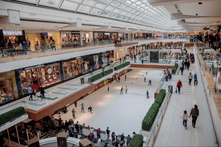 Indoor ice skating rink at Houston's The Galleria