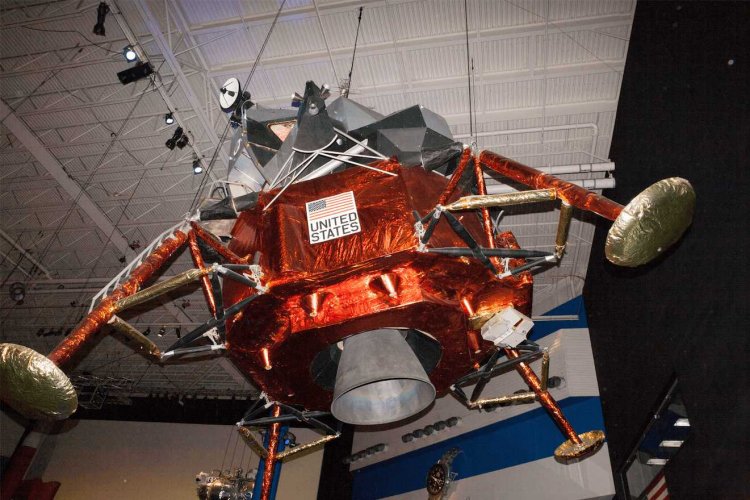 Space exploration vehicle at Space Center Houston